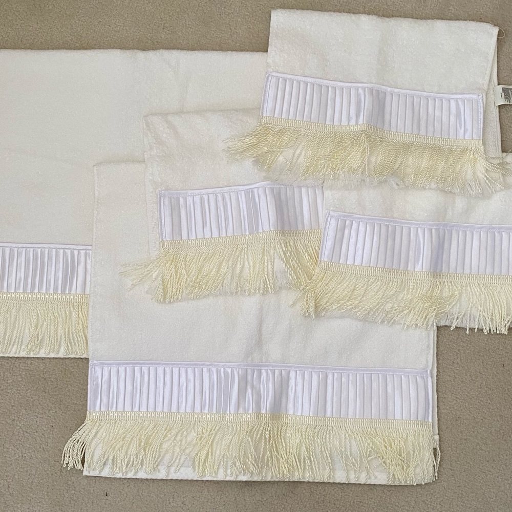 Brand new towel set